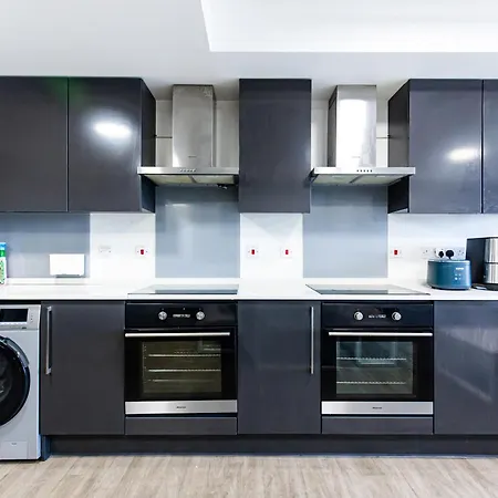 New Era Living - Ensuite Next To Bramall Lane Aparthotel *